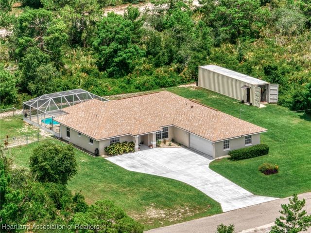 421 Buchanan Avenue NE, Lake Placid, FL 33852