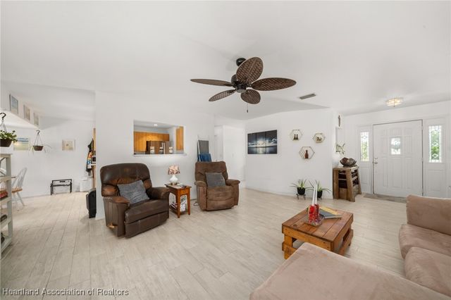 421 Buchanan Avenue NE, Lake Placid, FL 33852