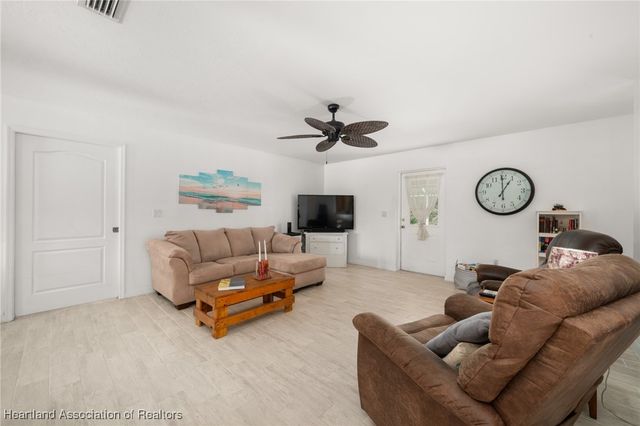 421 Buchanan Avenue NE, Lake Placid, FL 33852
