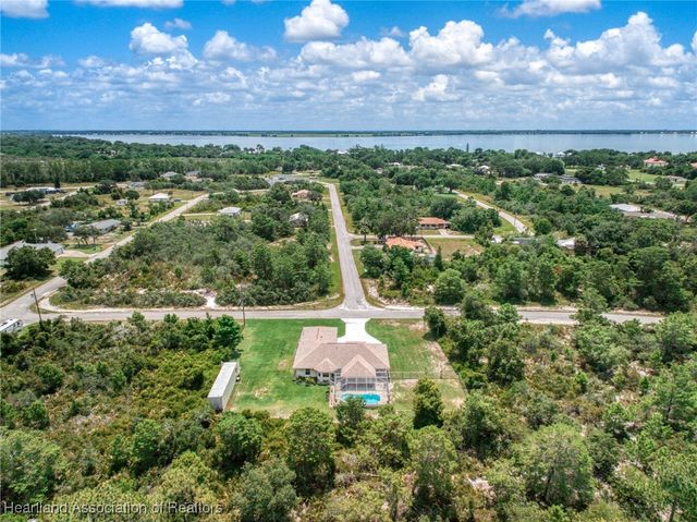 421 Buchanan Avenue NE, Lake Placid, FL 33852