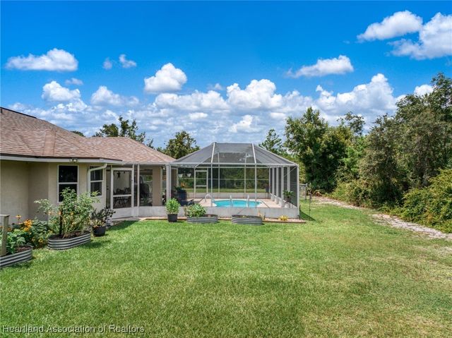 421 Buchanan Avenue NE, Lake Placid, FL 33852