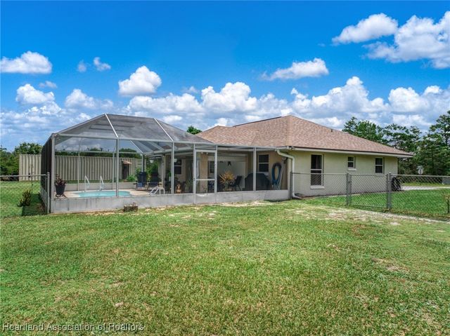 421 Buchanan Avenue NE, Lake Placid, FL 33852