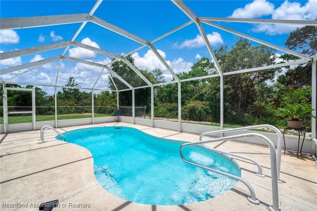 421 Buchanan Avenue NE, Lake Placid, FL 33852