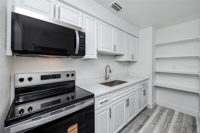 418 39TH AVENUE N, St Petersburg, FL 33703