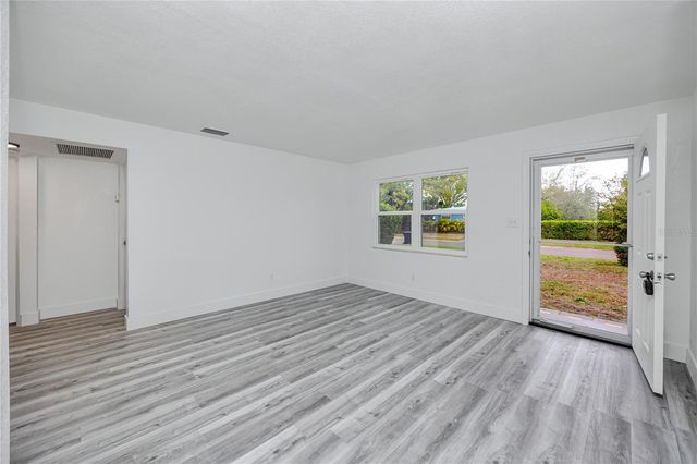 418 39TH AVENUE N, St Petersburg, FL 33703