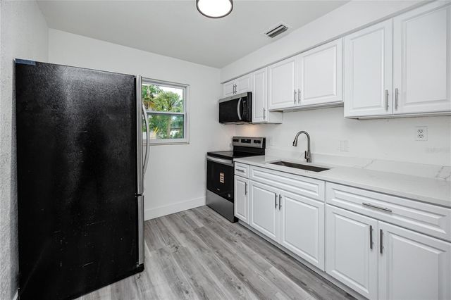 418 39TH AVENUE N, St Petersburg, FL 33703