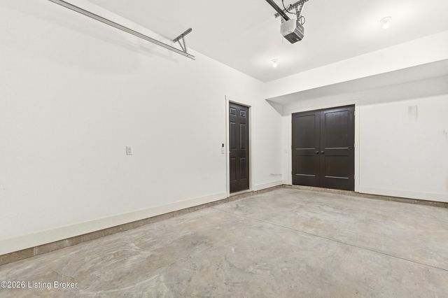 6592 Sylvania 6 Rd, Louisville, KY 40258