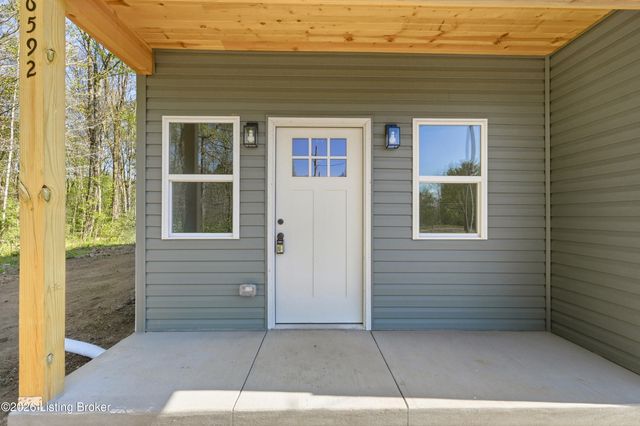 6592 Sylvania 6 Rd, Louisville, KY 40258