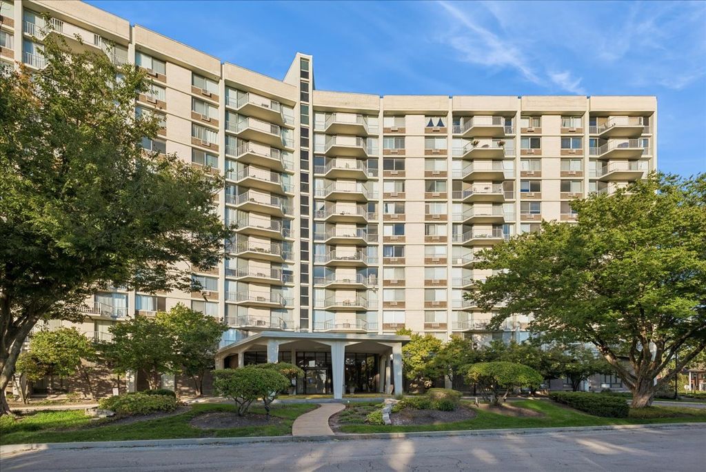 20 N Tower Road 6A, Oak Brook, IL 60523 — photo 2