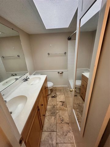 1725 Toomey RD 109, Austin, TX 78704