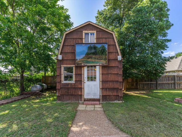 102 Kings Place, Joshua, TX 76058