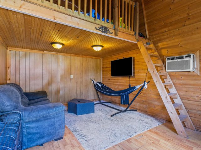 102 Kings Place, Joshua, TX 76058