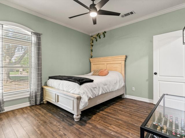 102 Kings Place, Joshua, TX 76058