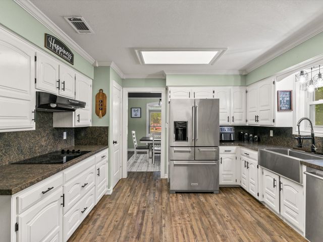 102 Kings Place, Joshua, TX 76058