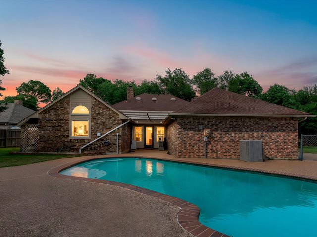 102 Kings Place, Joshua, TX 76058