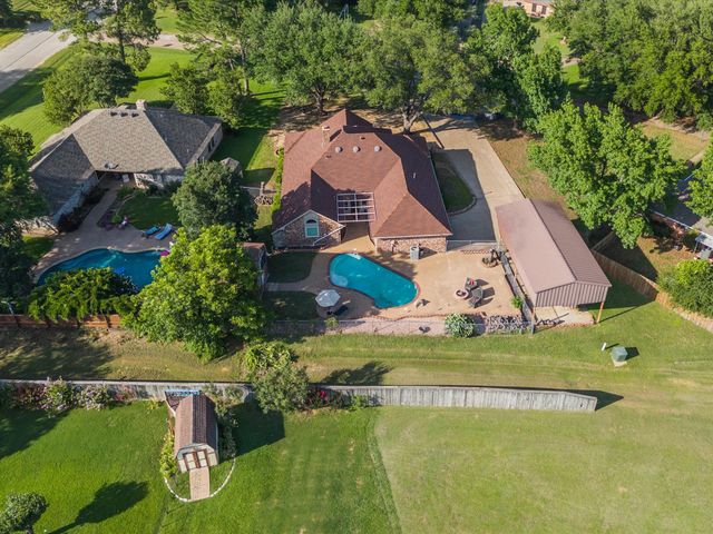 102 Kings Place, Joshua, TX 76058