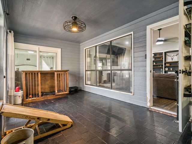 102 Kings Place, Joshua, TX 76058