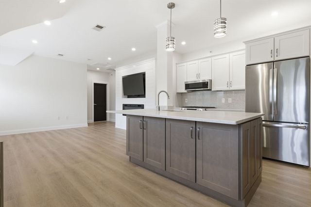 317 Main Street 7, Wakefield, MA 01880