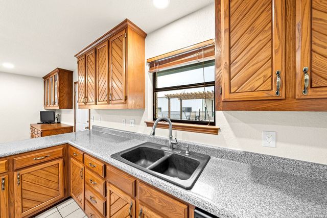 14320 La Vernia Rd, St Hedwig, TX 78152