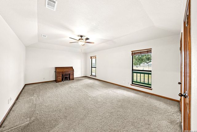 14320 La Vernia Rd, St Hedwig, TX 78152