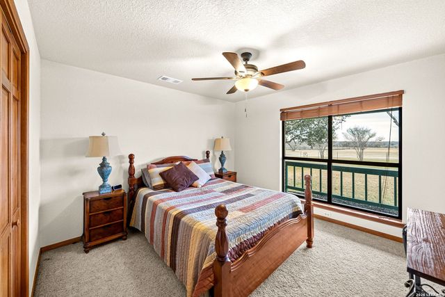 14320 La Vernia Rd, St Hedwig, TX 78152