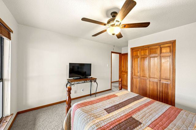 14320 La Vernia Rd, St Hedwig, TX 78152