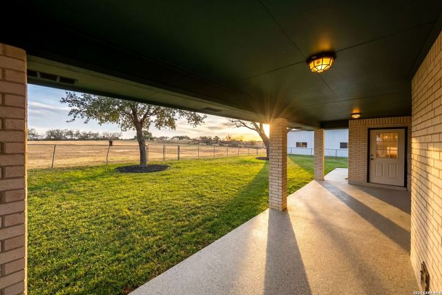 14320 La Vernia Rd, St Hedwig, TX 78152