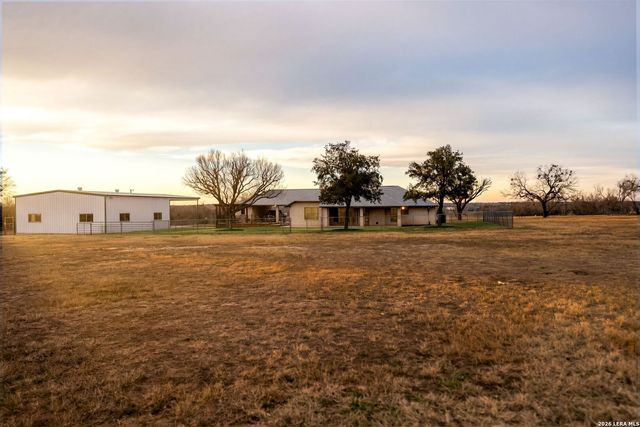 14320 La Vernia Rd, St Hedwig, TX 78152