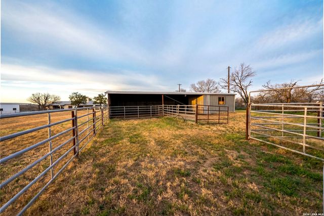 14320 La Vernia Rd, St Hedwig, TX 78152