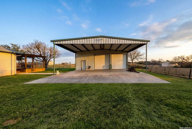 14320 La Vernia Rd, St Hedwig, TX 78152