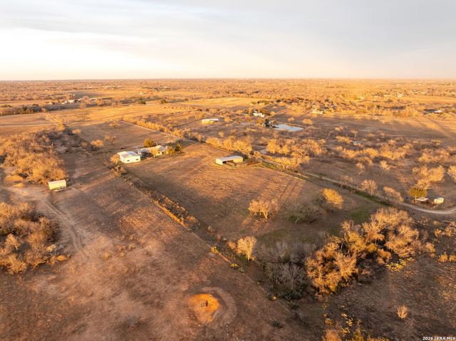 14320 La Vernia Rd, St Hedwig, TX 78152