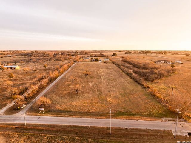 14320 La Vernia Rd, St Hedwig, TX 78152