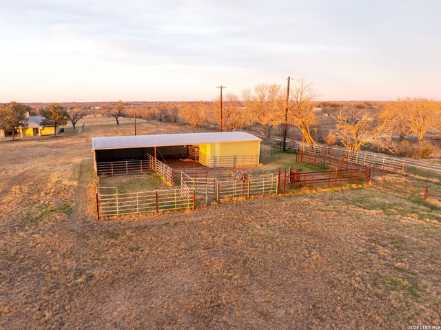 14320 La Vernia Rd, St Hedwig, TX 78152