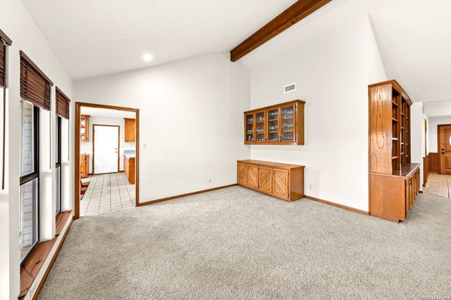 14320 La Vernia Rd, St Hedwig, TX 78152