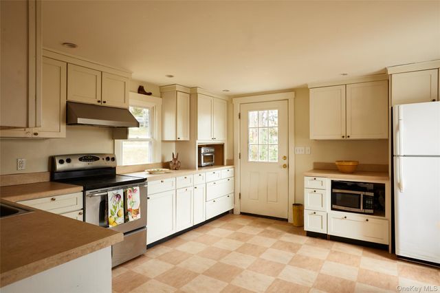 23 Bouton Street, South Salem, NY 10590