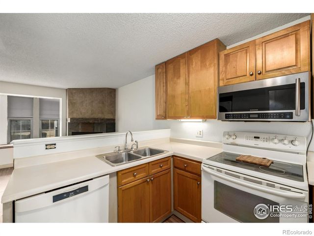 4210 E 94th Avenue F, Thornton, CO 80229