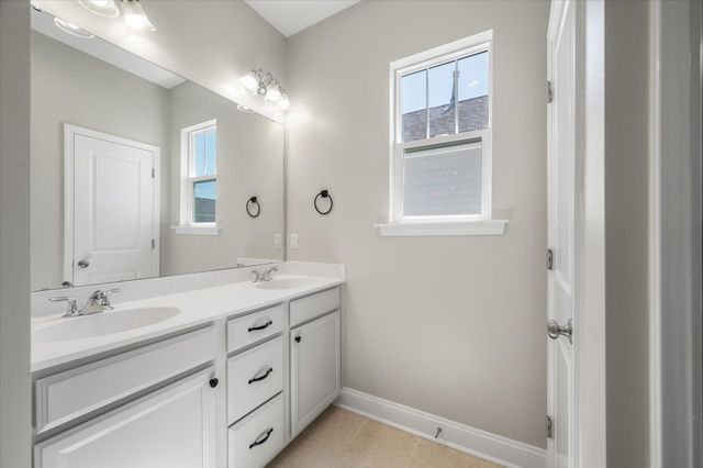 127 Hawthorne Landing Drive, Goose Creek, SC 29445