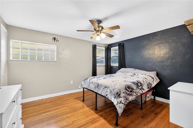 9860 Neuhart Blvd, Mccandless, PA 15090