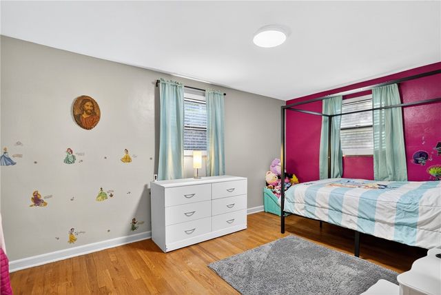 9860 Neuhart Blvd, Mccandless, PA 15090