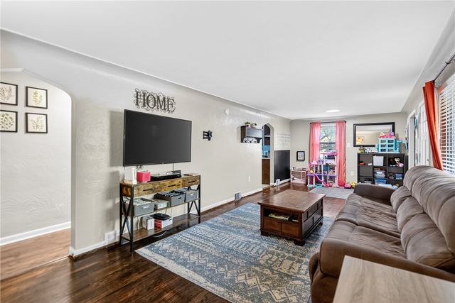 9860 Neuhart Blvd, Mccandless, PA 15090