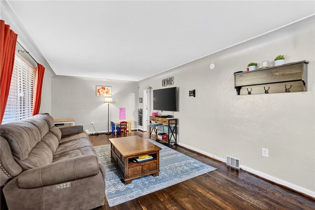 9860 Neuhart Blvd, Mccandless, PA 15090