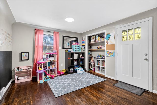 9860 Neuhart Blvd, Mccandless, PA 15090