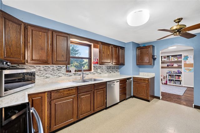 9860 Neuhart Blvd, Mccandless, PA 15090