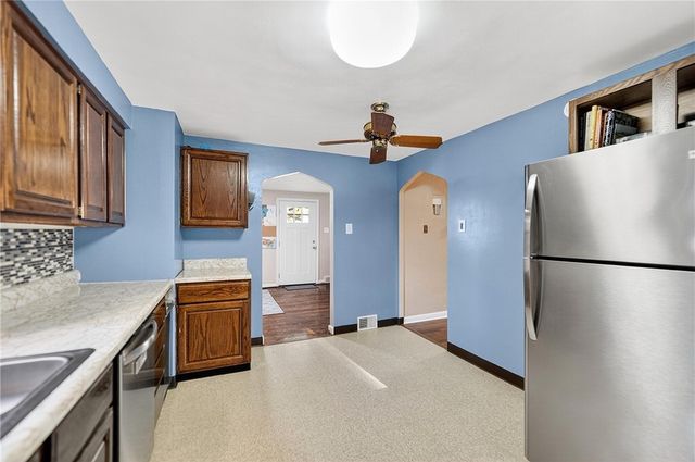 9860 Neuhart Blvd, Mccandless, PA 15090