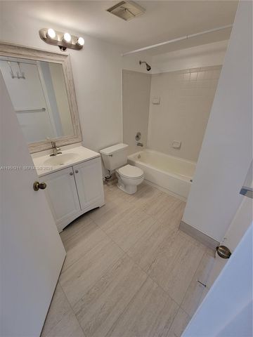 958 Coral Club Dr 958, Coral Springs, FL 33071