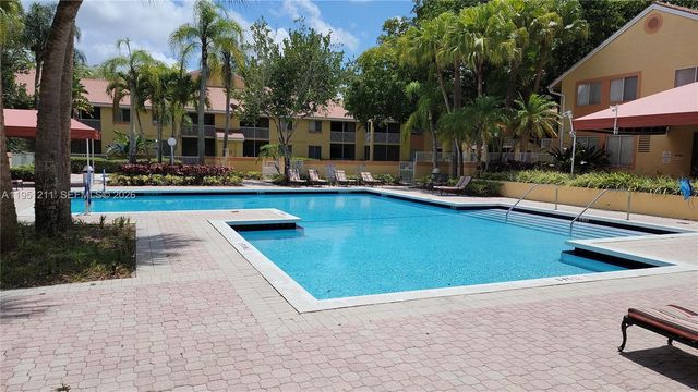 958 Coral Club Dr 958, Coral Springs, FL 33071