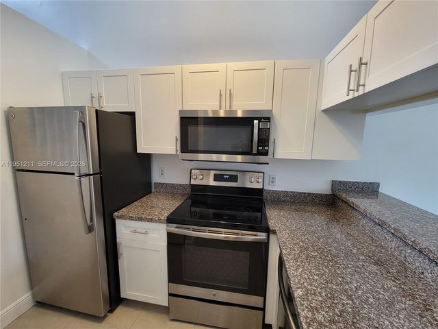 958 Coral Club Dr 958, Coral Springs, FL 33071