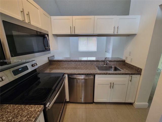 958 Coral Club Dr 958, Coral Springs, FL 33071