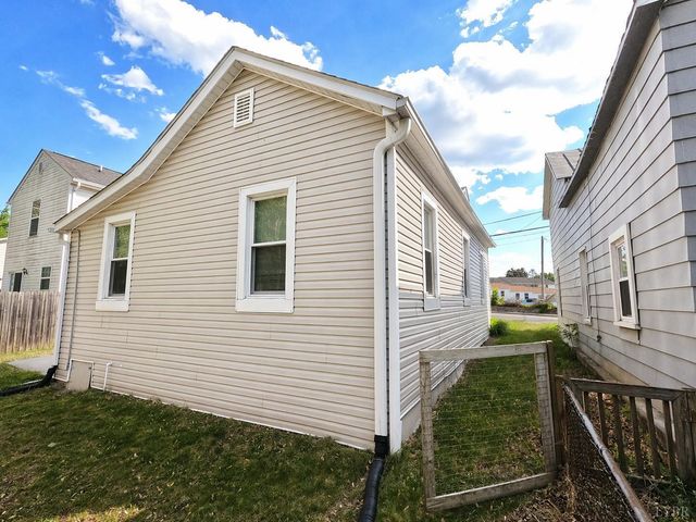 932 Bedford RD, Vinton, VA 24179