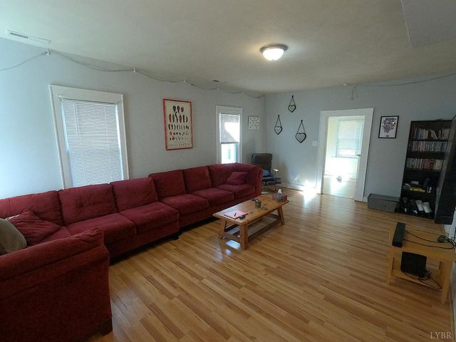 932 Bedford RD, Vinton, VA 24179